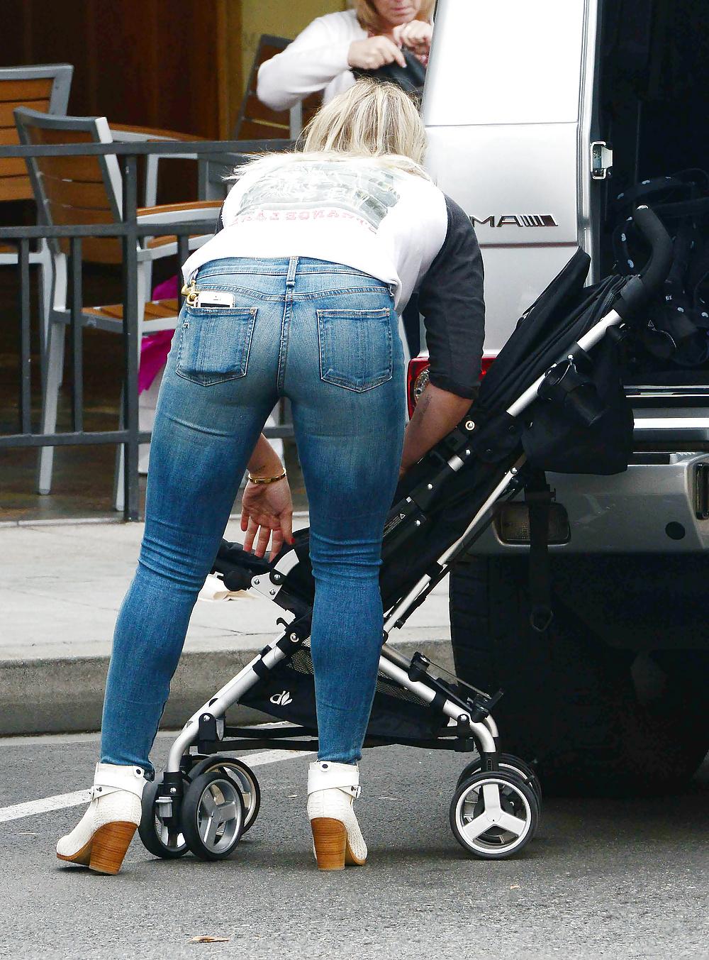 25P Hilary Duff Booty Pics all taken 2014