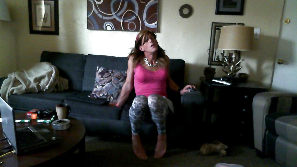 25P Naughty Denver crossdresser in tights....
