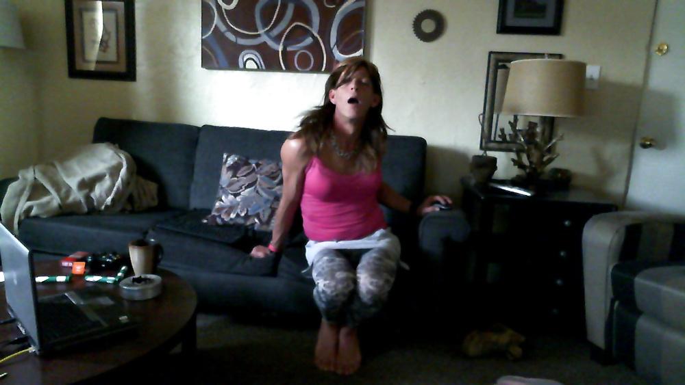 25P Naughty Denver crossdresser in tights....