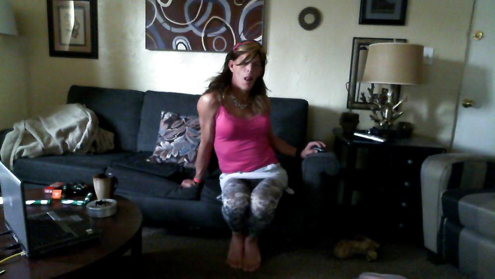 25P Naughty Denver crossdresser in tights....