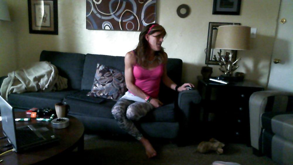 25P Naughty Denver crossdresser in tights....