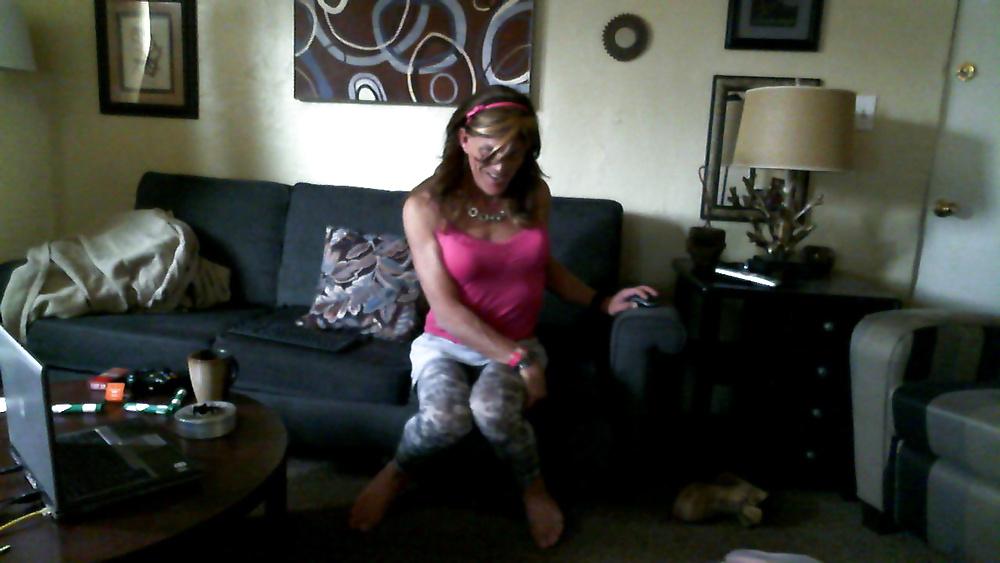25P Naughty Denver crossdresser in tights....