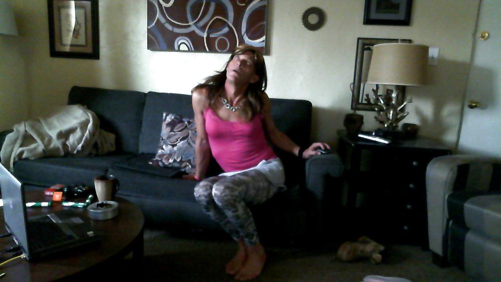 25P Naughty Denver crossdresser in tights....