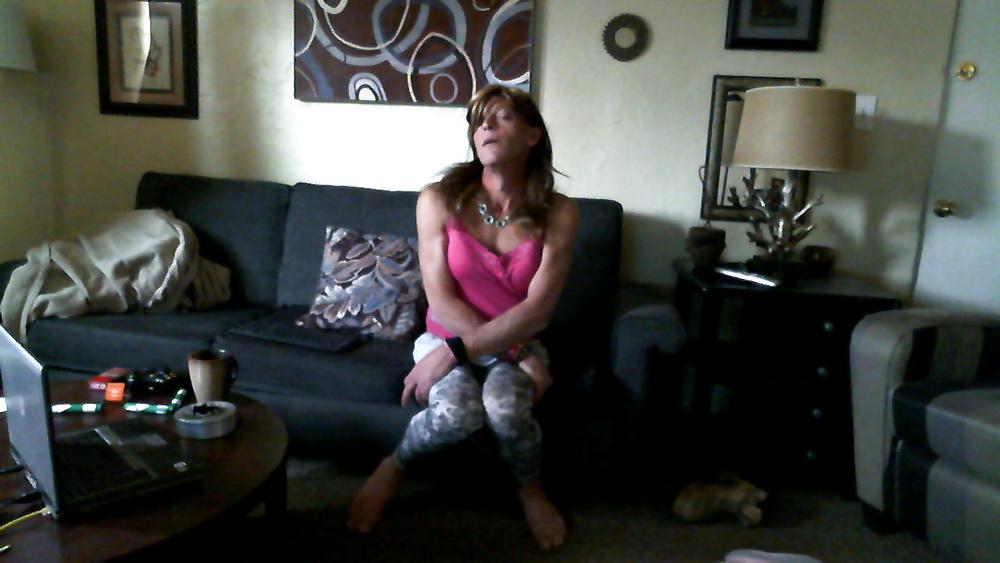 25P Naughty Denver crossdresser in tights....