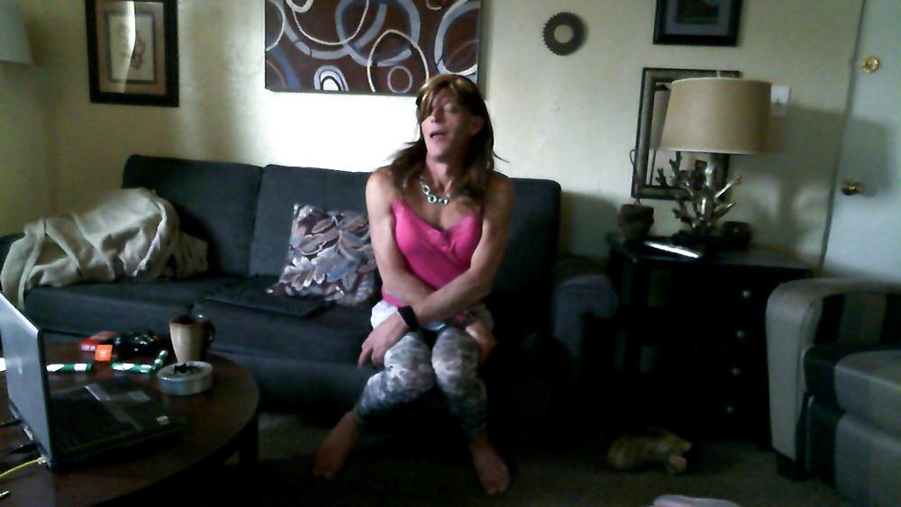 25P Naughty Denver crossdresser in tights....