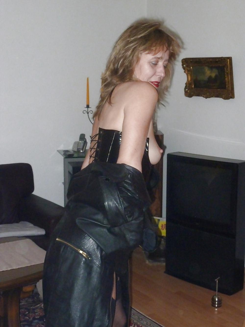 25P Sexy Women in Lingerie Stockings Panties & Bras