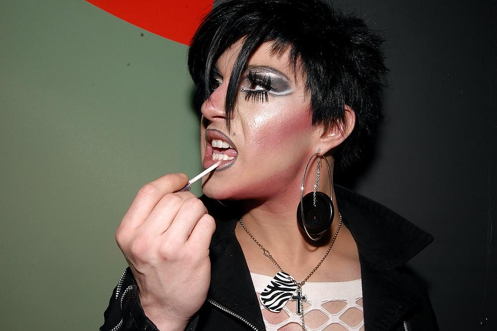 25P Close ups of pretty crossdressers