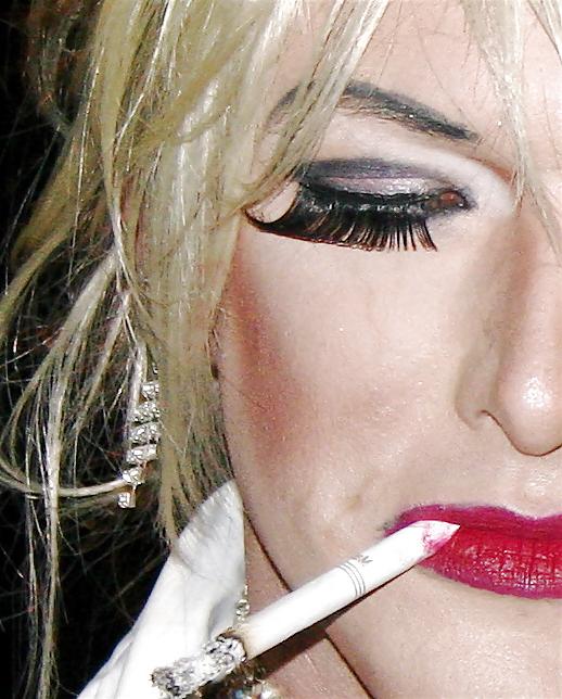 25P Close ups of pretty crossdressers