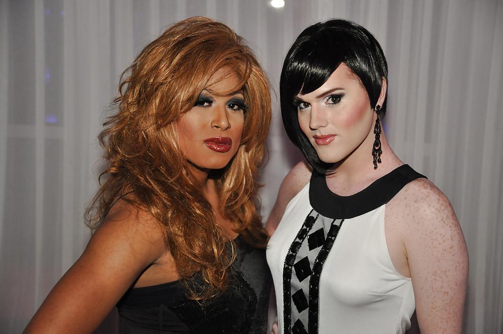 25P Close ups of pretty crossdressers