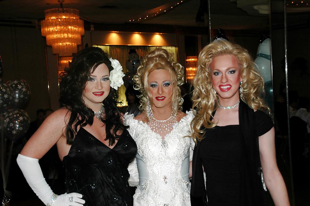 25P Close ups of pretty crossdressers