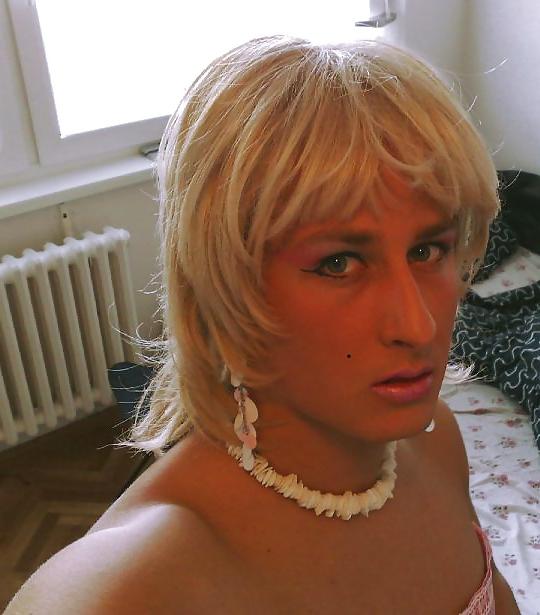 25P Close ups of pretty crossdressers