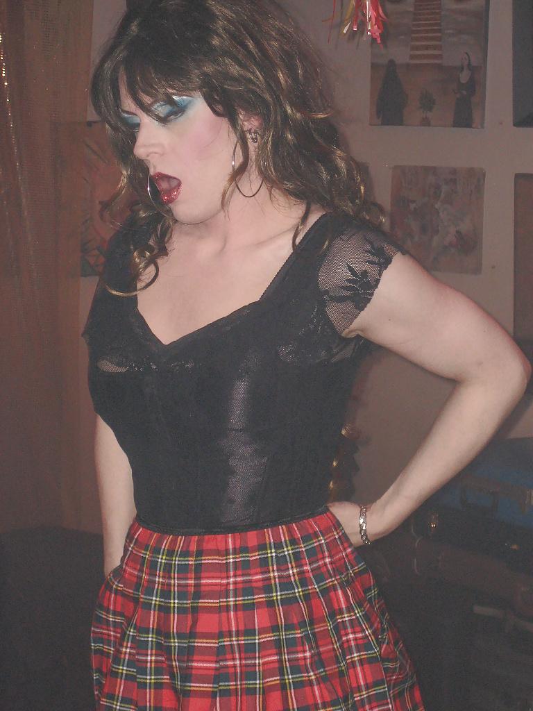 25P Close ups of pretty crossdressers