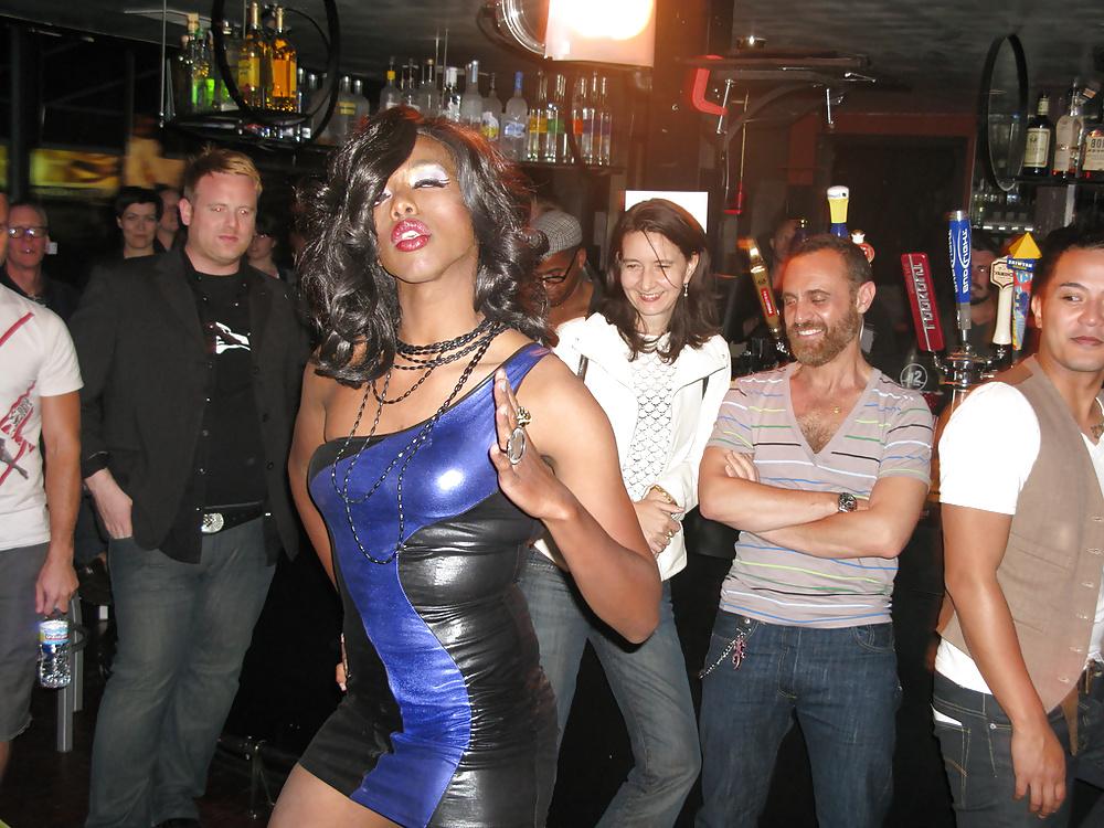 25P Close ups of pretty crossdressers