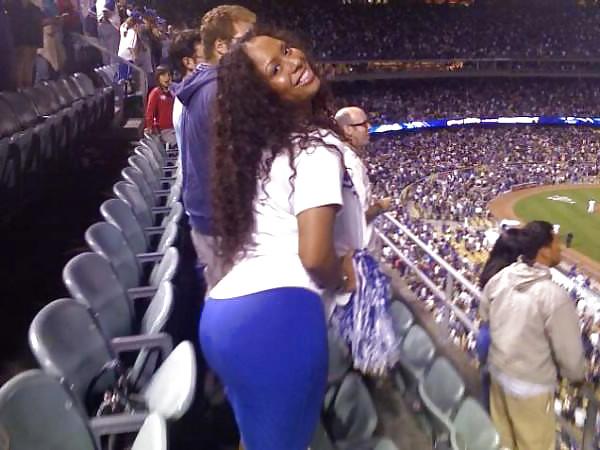 25P Mixed Thick Latin Mami With A Booty