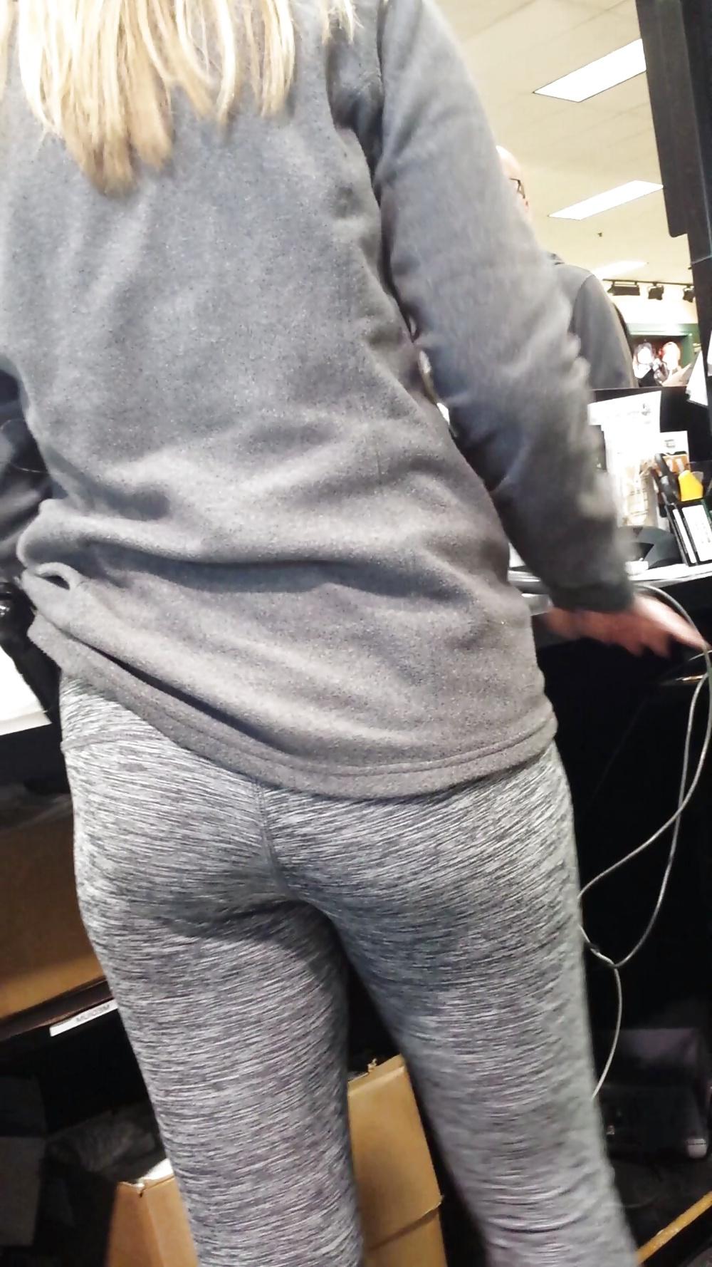 24P Candid cute young blonde in tight leggings yoga pants booty
