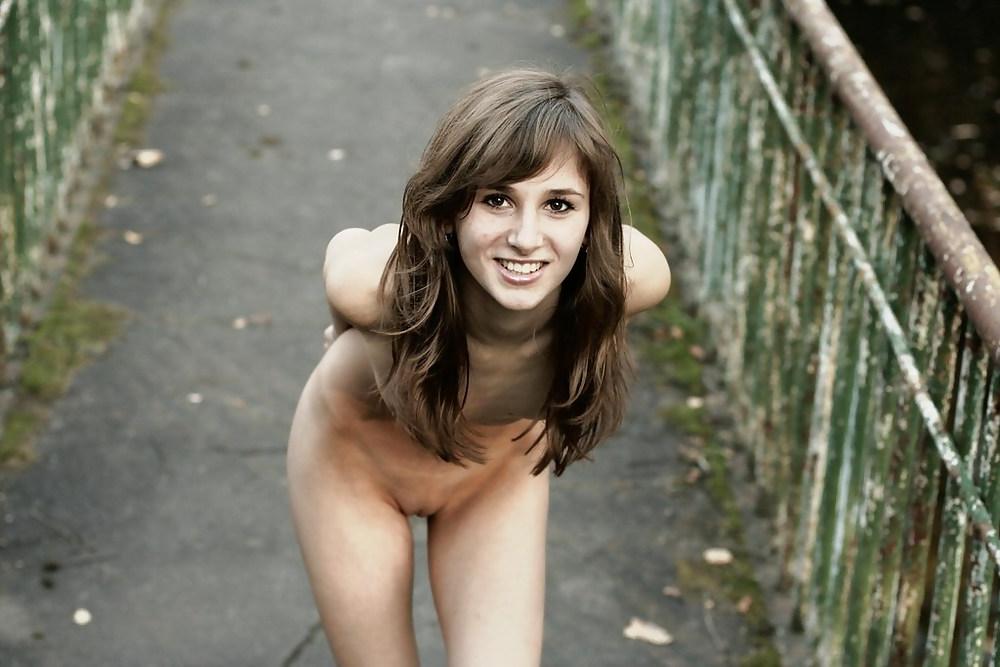 25P Erotic Nude Girl N41