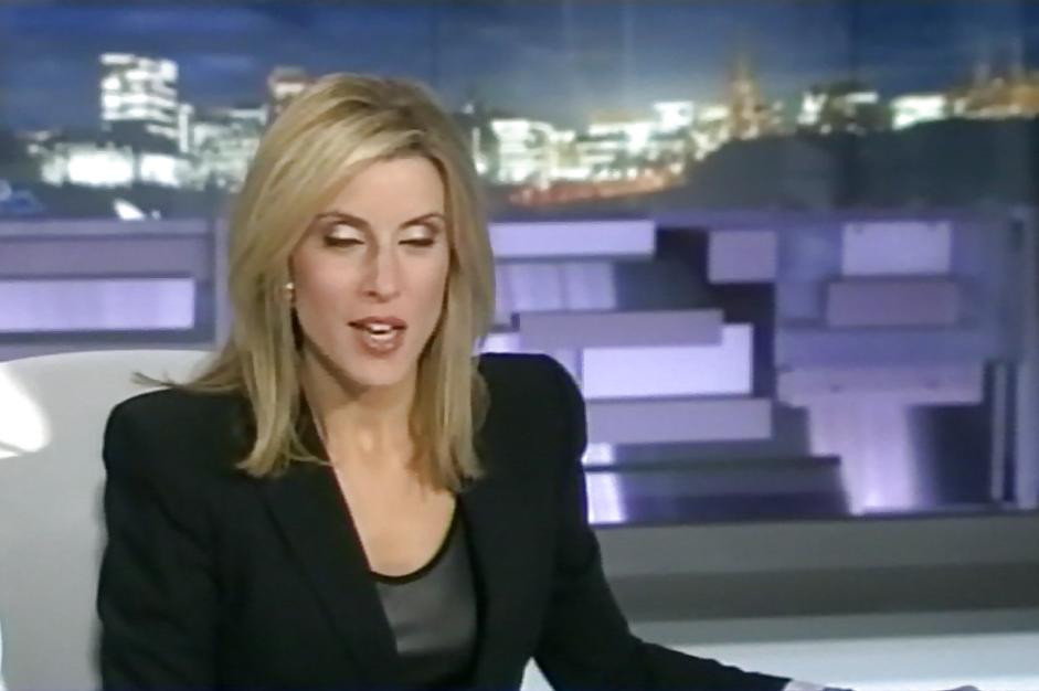 25P Marcia MacMillan - news hottie