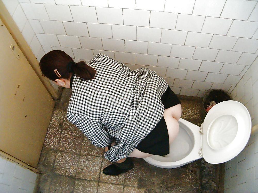 8P Spy toilet big asses