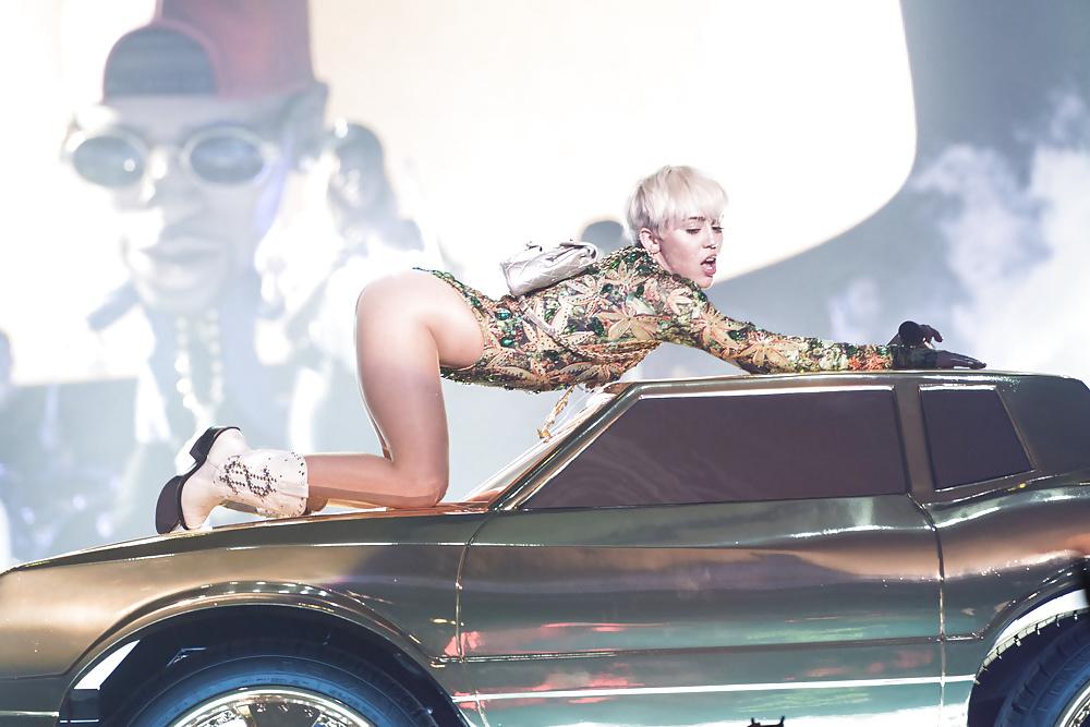 25P Miley Cyrus Master File