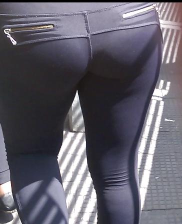 24P SDRUWS2 - ROUND ASS ON THE STREET