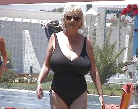 15P Amateurs with big boobs II