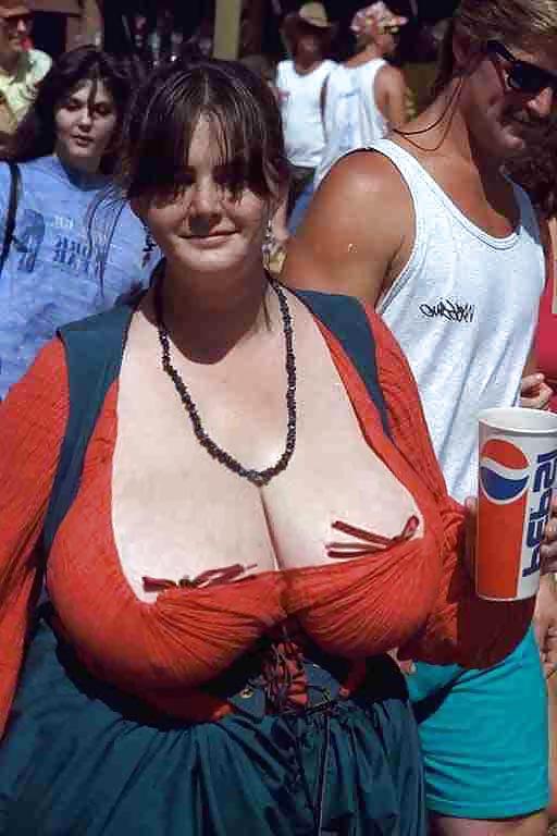 15P Amateurs with big boobs II