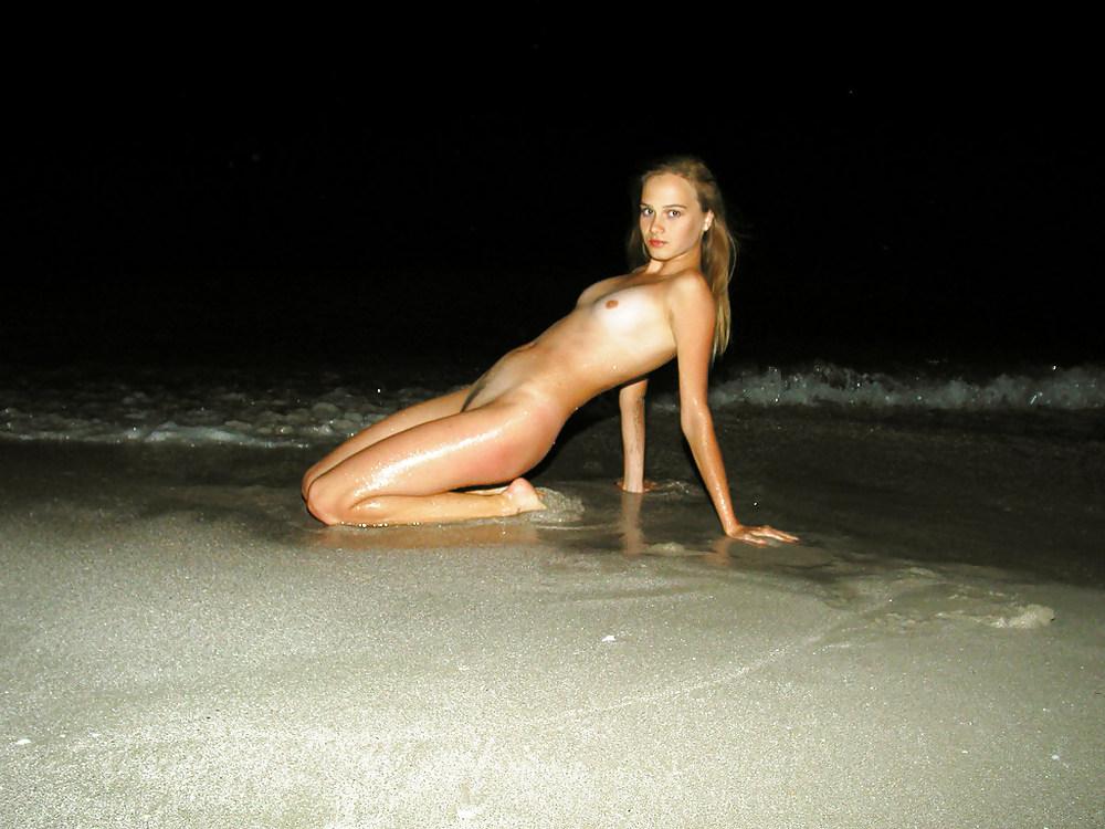 9P Erotic Nude Girl N38 
