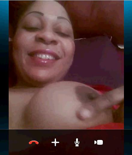 19P French Ebony showing Big Boobs on Skype