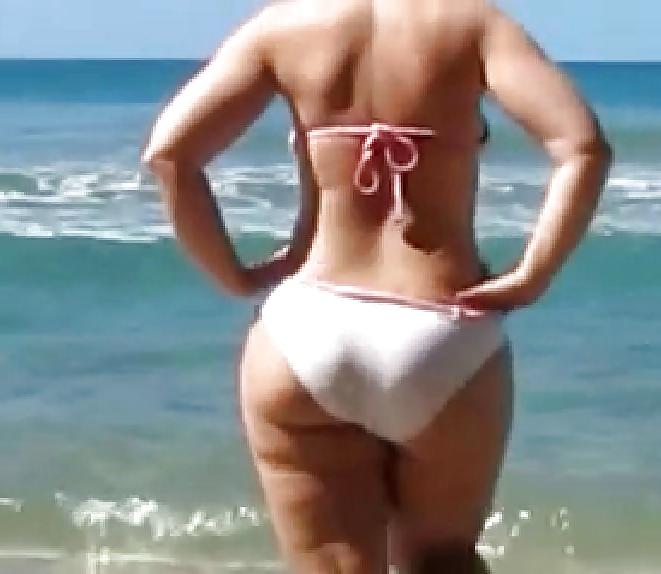 8P Candid ass beach big ass