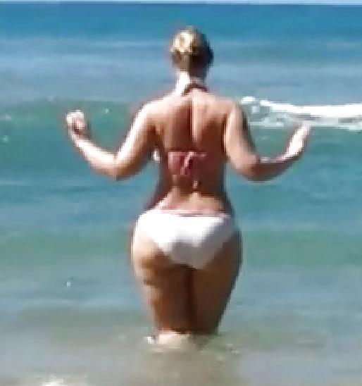 8P Candid ass beach big ass