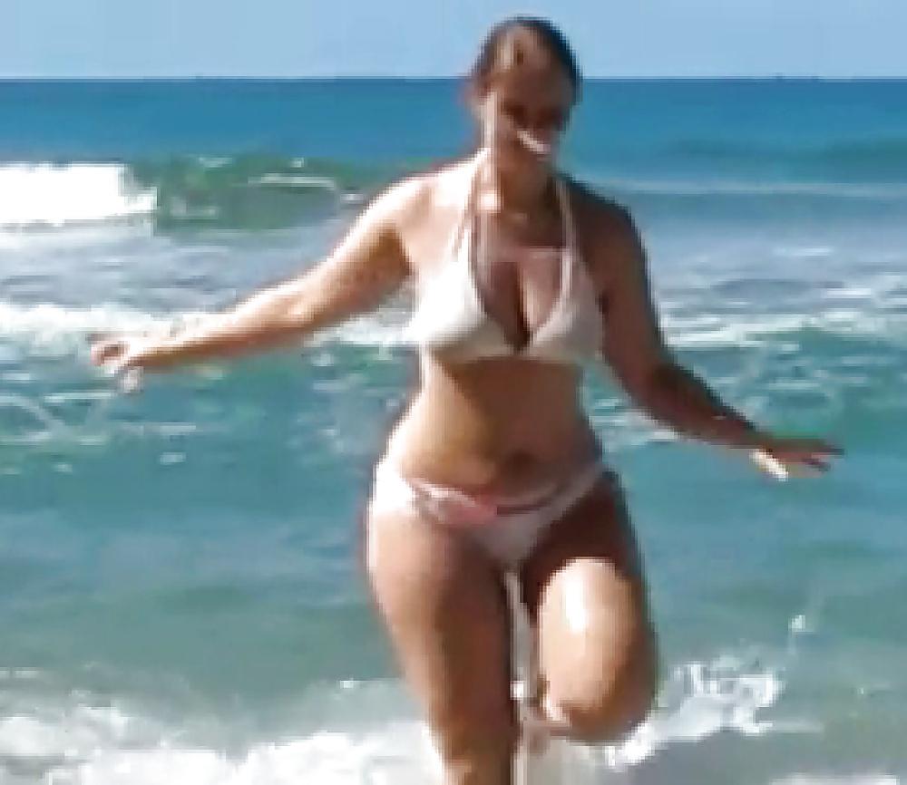 8P Candid ass beach big ass