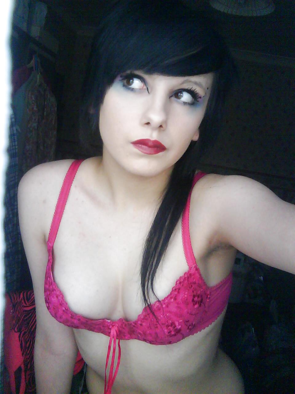 25P Hot Emo Girl 2