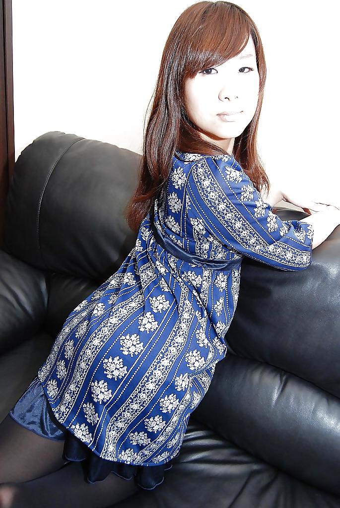 16P Aiko Kondo striping and masturbating her gash