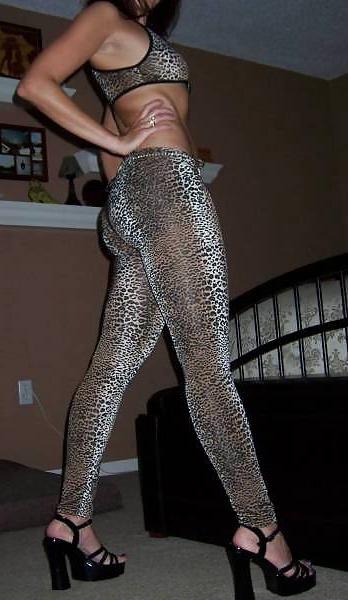 25P Sehr heiße MILF in Strümpfen