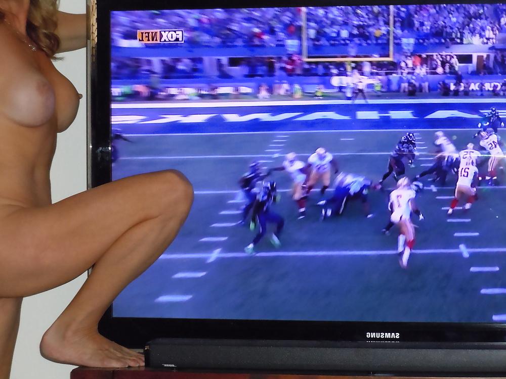 25P Naked Football Gallery