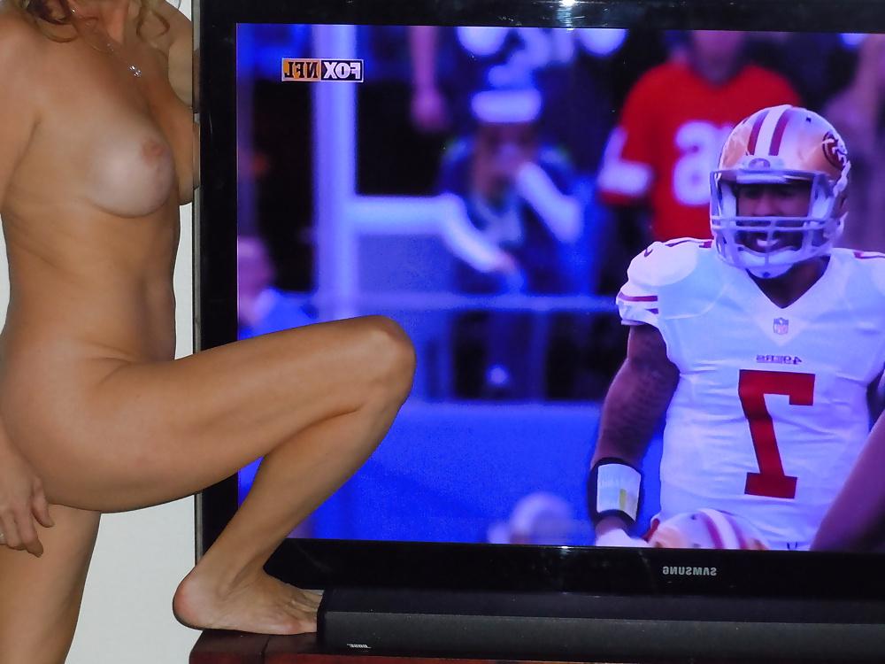 25P Naked Football Gallery