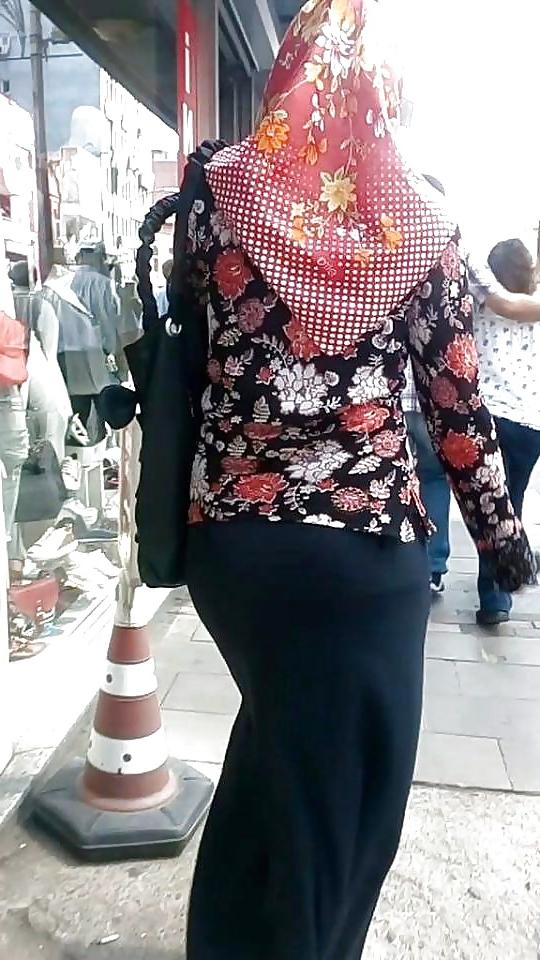 16P Big Ass Moms Hijab 1