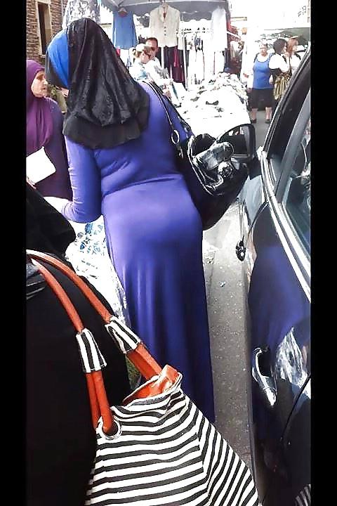 16P Big Ass Moms Hijab 1