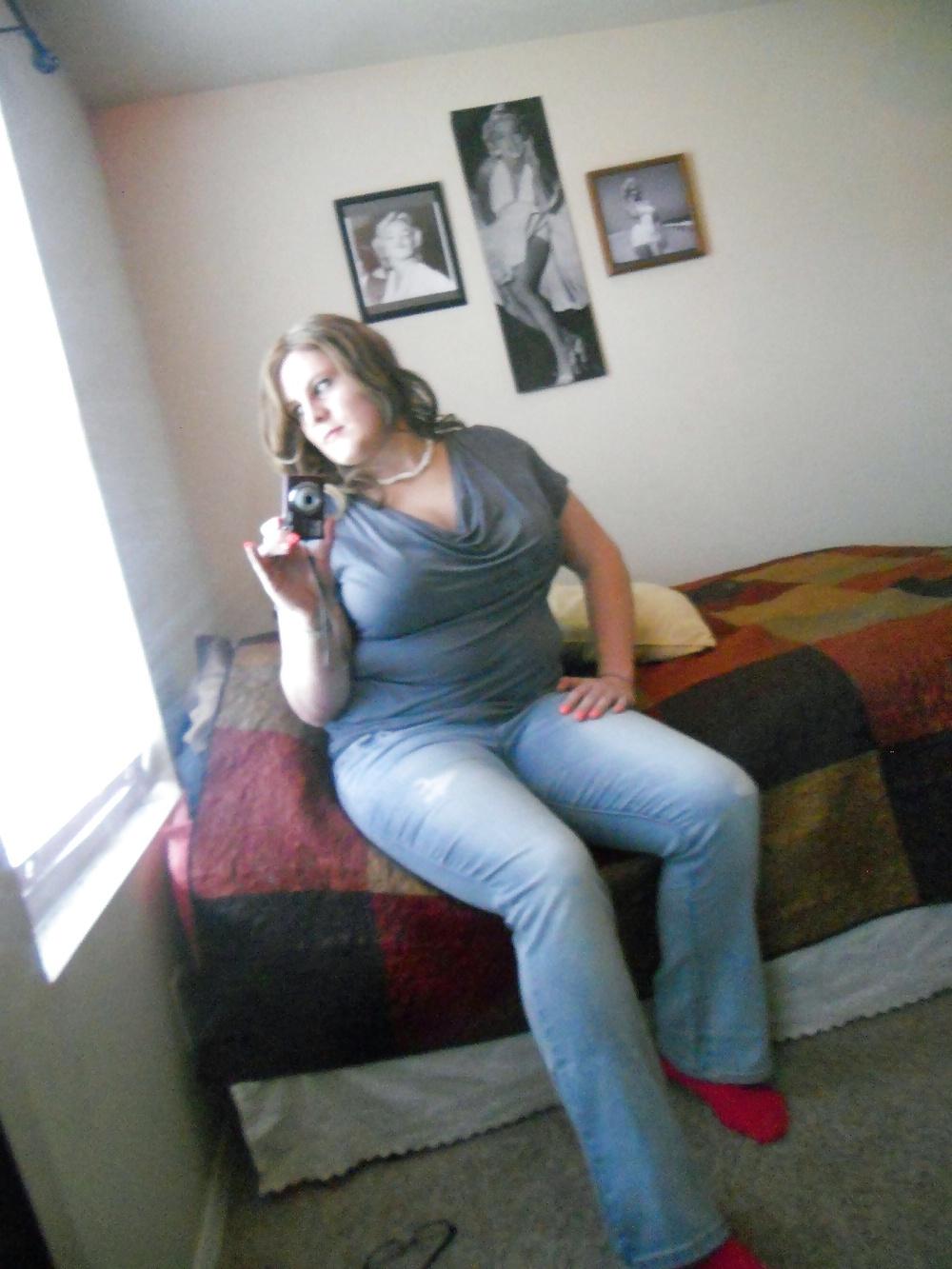 25P Young Crossdresser 