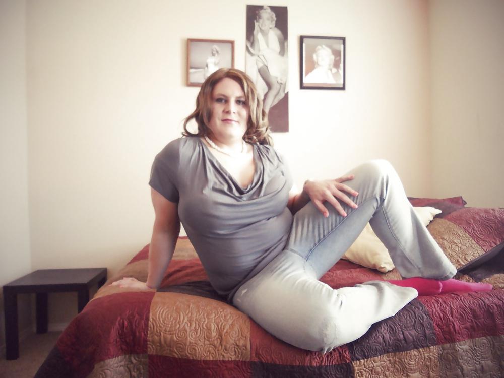 25P Young Crossdresser 