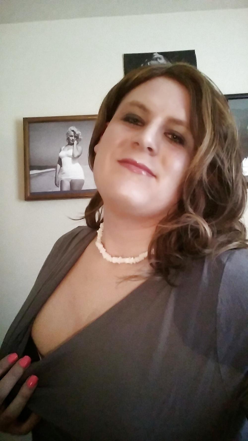 25P Young Crossdresser 