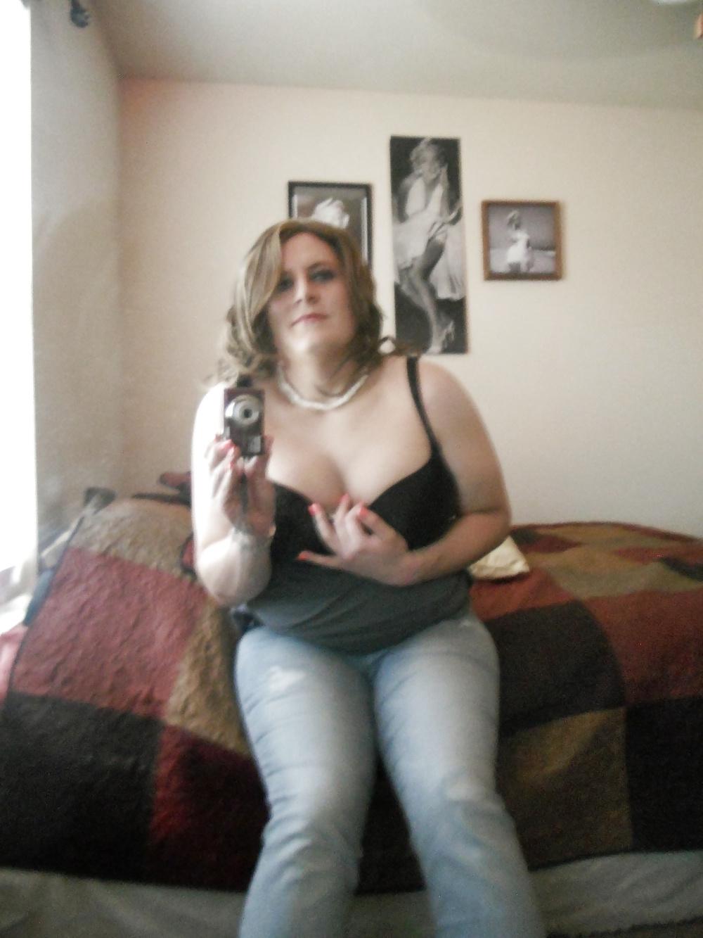 25P Young Crossdresser 