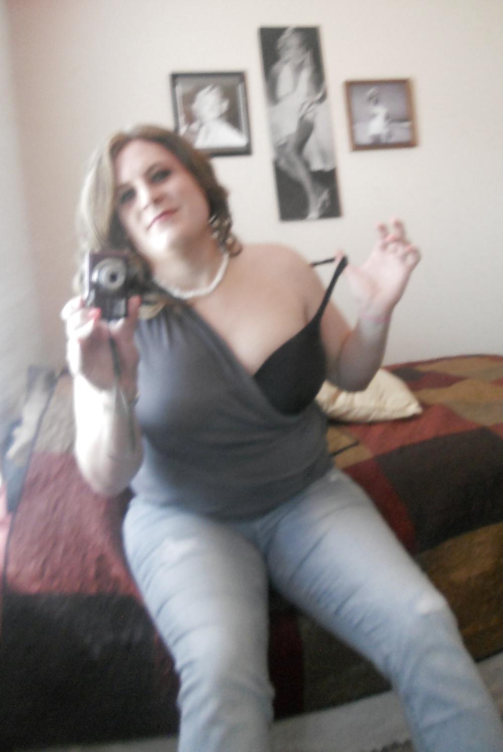 25P Young Crossdresser 