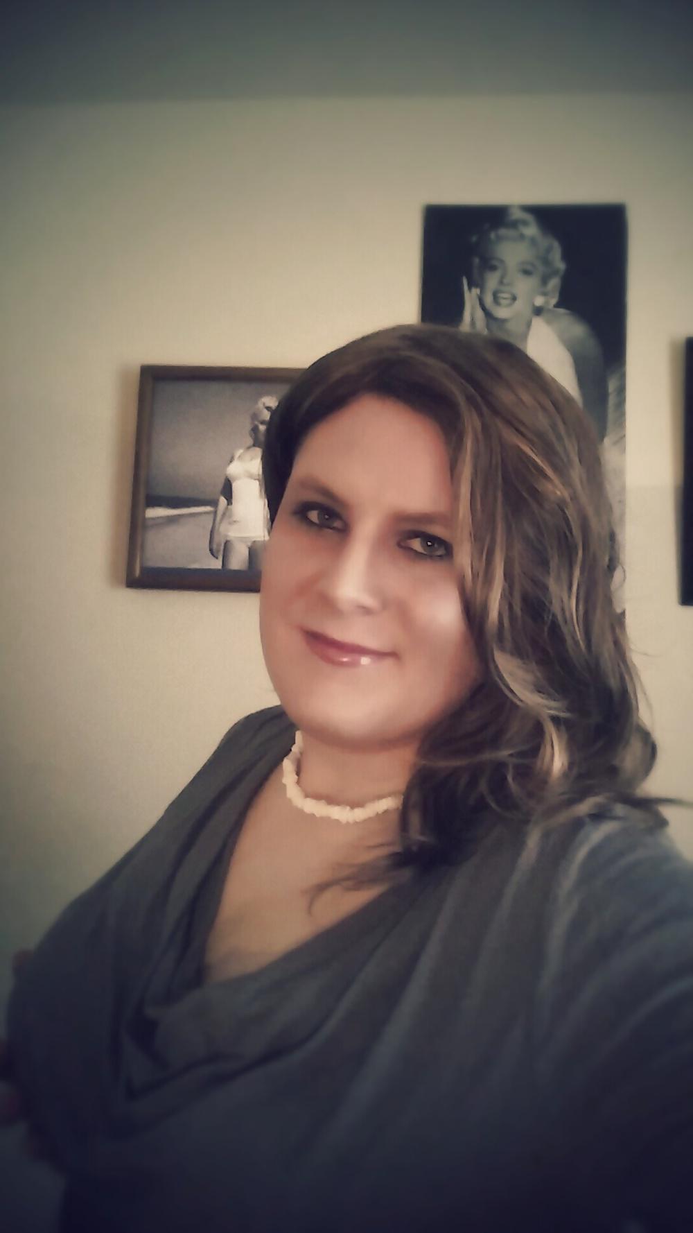 25P Young Crossdresser 