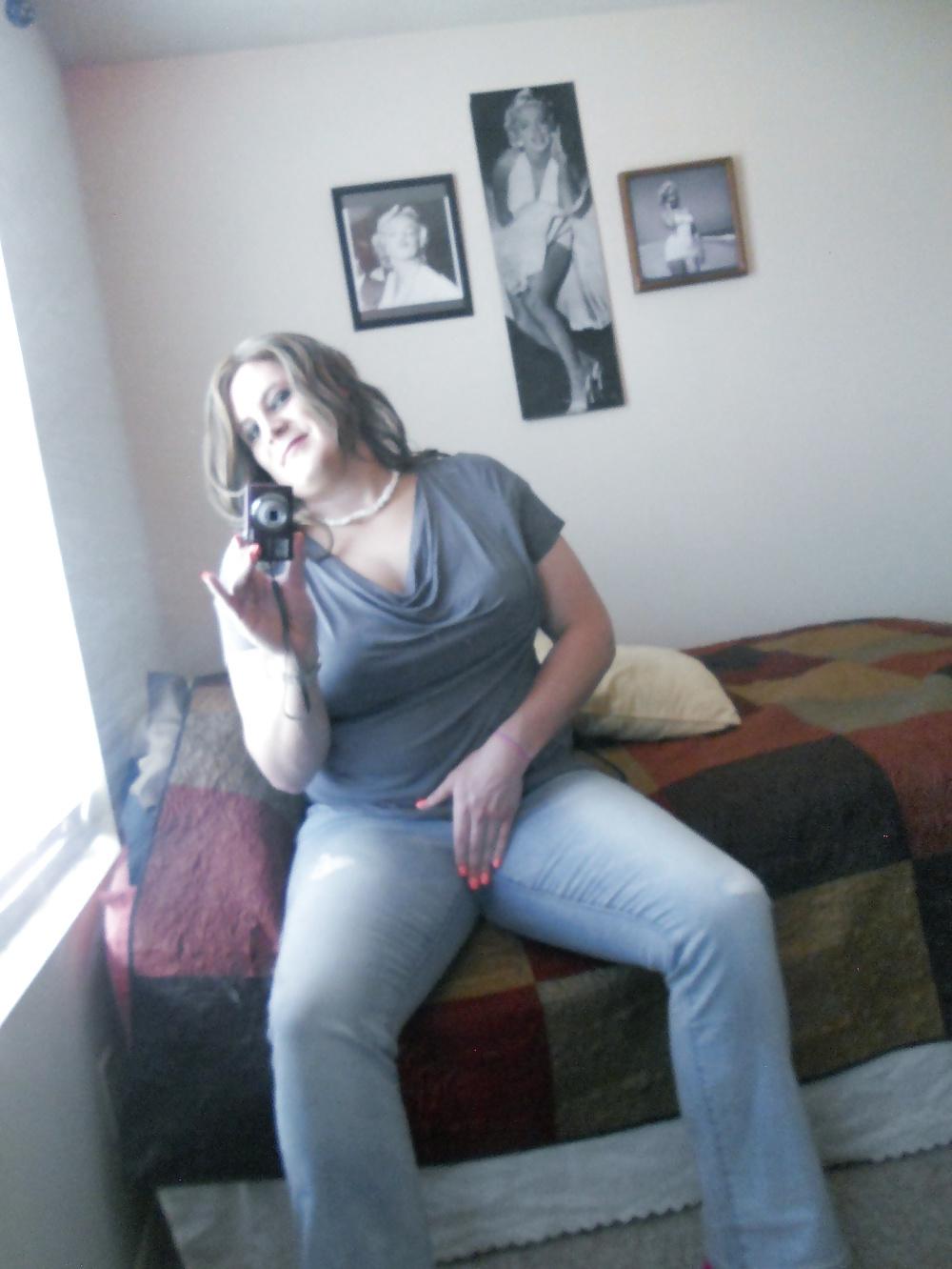 25P Young Crossdresser 