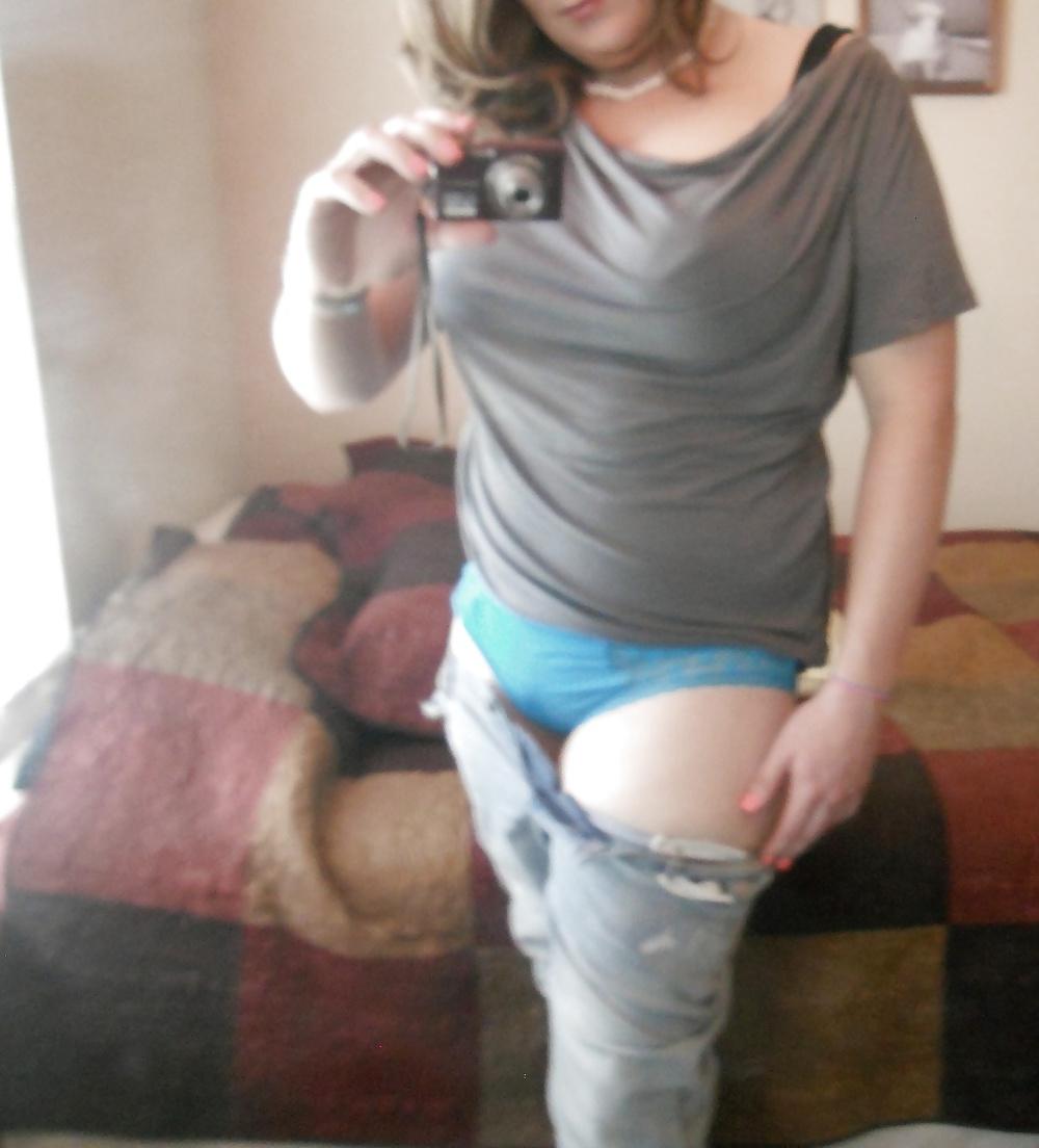 25P Young Crossdresser 