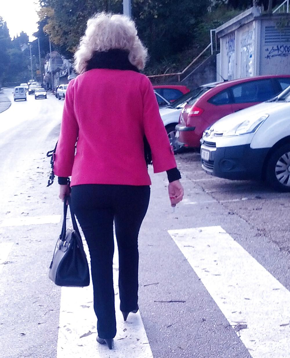 4P Spy sexy granny