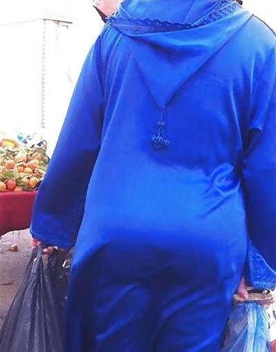 25P Candid Arab Ass - Mature Big Butt - Booty voyeur