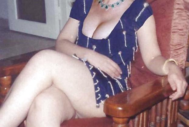 25P Candid Arab Ass - Mature Big Butt - Booty voyeur