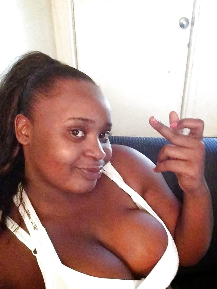 22P BIG BOOBS I LIKE